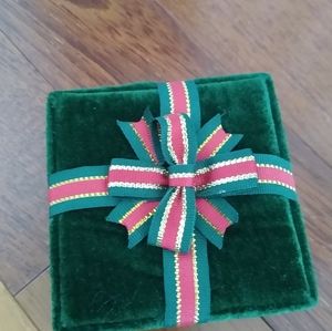 Decorative gift box